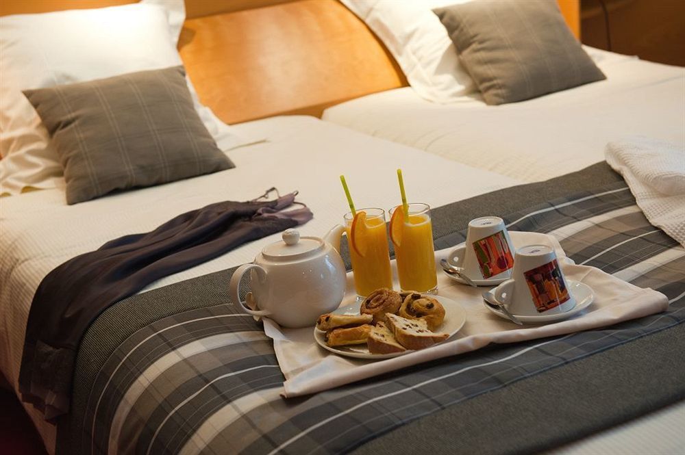 Hotel Les Vallees Labellemontagne Ла-Бресс Экстерьер фото