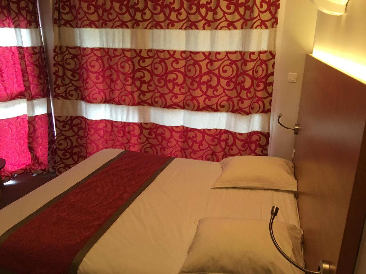 Hotel Les Vallees Labellemontagne Ла-Бресс Экстерьер фото